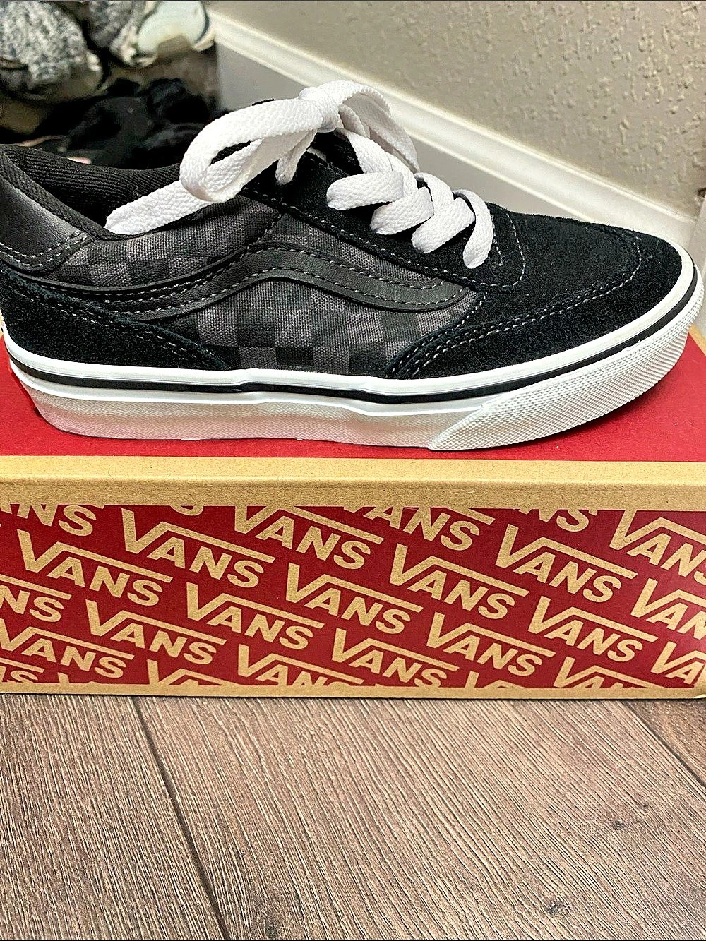 Vans Ward Low Top Checkerboard Sneakers Black & White US 10